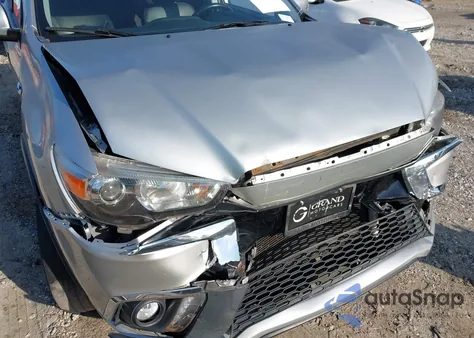 2018 Mitsubishi Outlander Sport 2.4 Se z USA, uszkodzony, nr VIN JA4AP3AW2JU013955